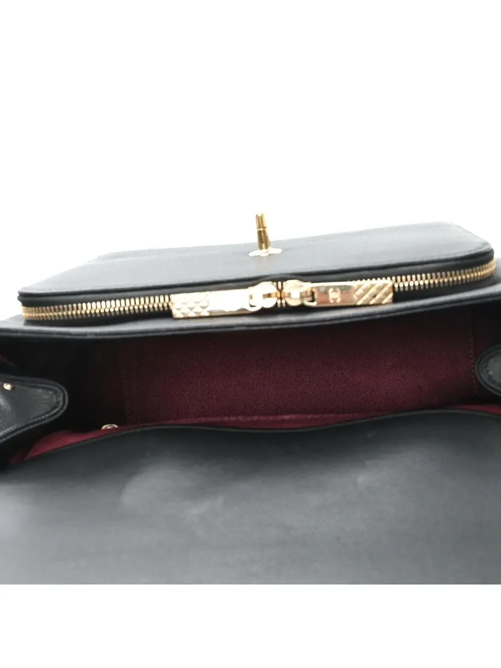 CHANEL authentic discover chic